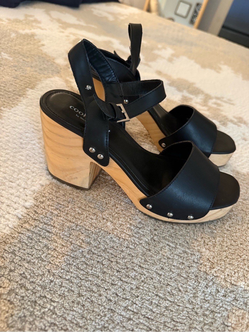 COOL planet Steve Madden Black Leather & Wood Platform Sandals